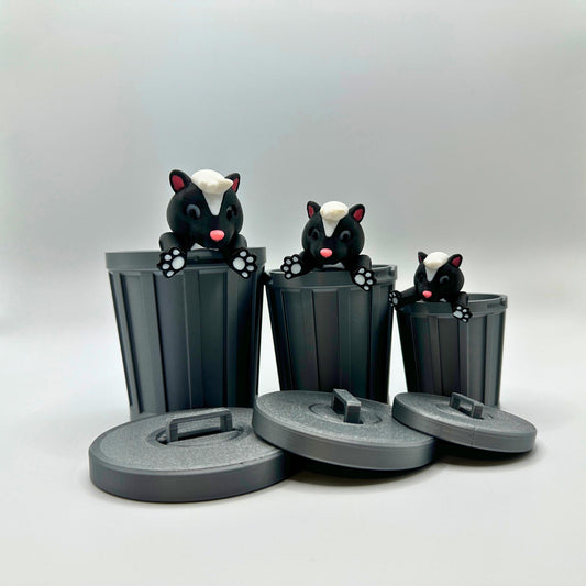 Articulated Skunk – Cute Critter | Optional Trash Can Accessory