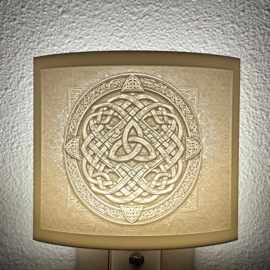 Celtic Knot Night Light – Auto On/Off Plug-In LED – Triquetra Wall Light