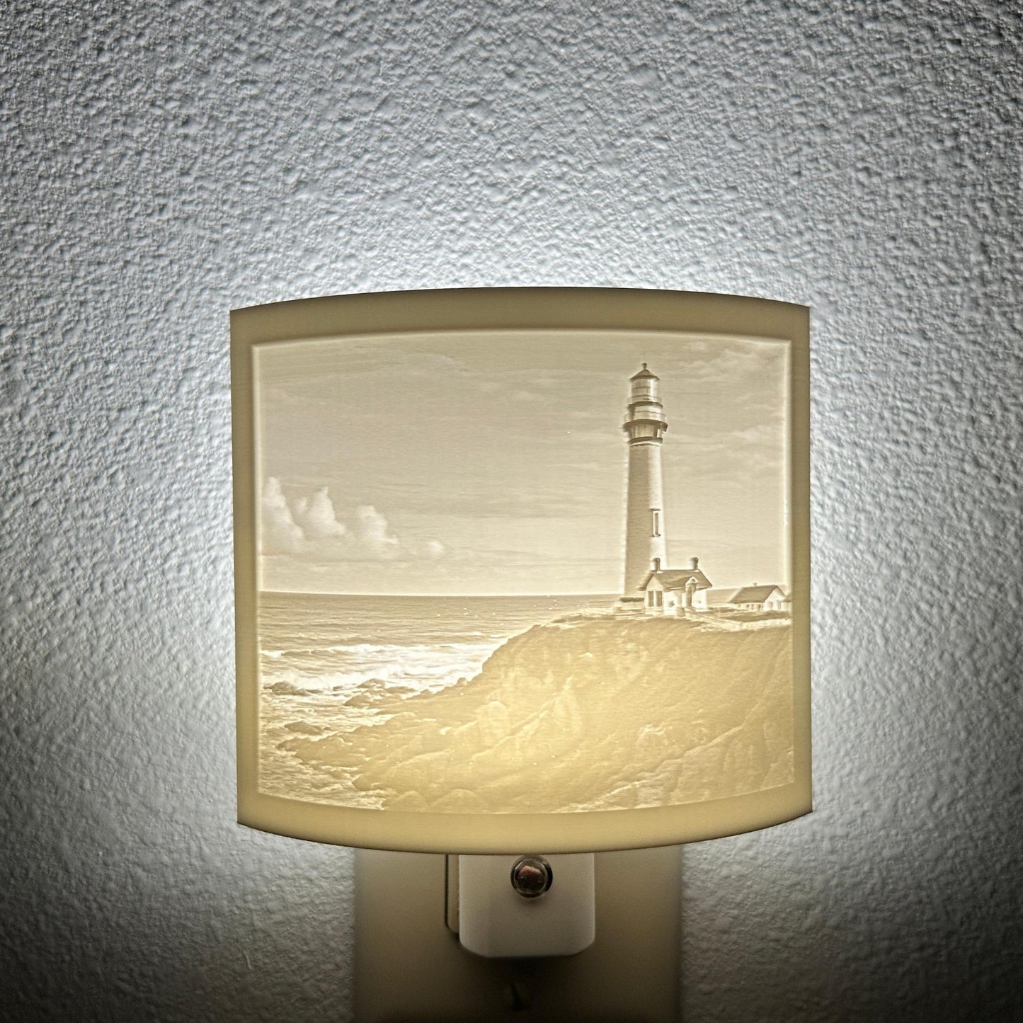 Lighthouse Night Light – Coastal Ocean Cliff Scene