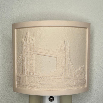 Beige Tower Bridge lithophane night light with embossed London bridge cityscape design, curved travel-themed decor for bedrooms, offices, hallways, or architecture lovers.